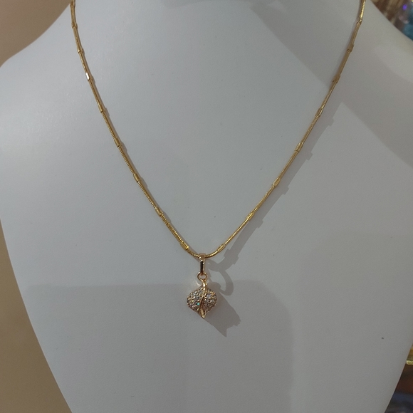 24k Gold Plated Pendant Necklace Decorated With CZ - Picture 3 of 6